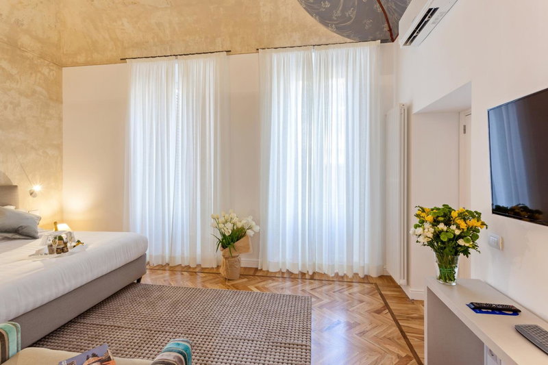 504 Corso Suites, Rome, Italy