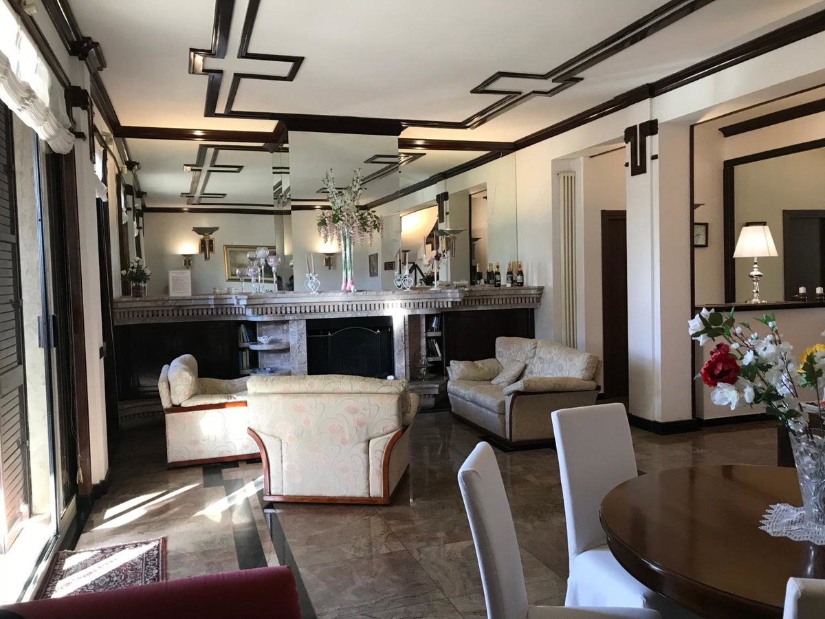 La Maison Royale downtown italian breakfast check in until 23 pm, Italie