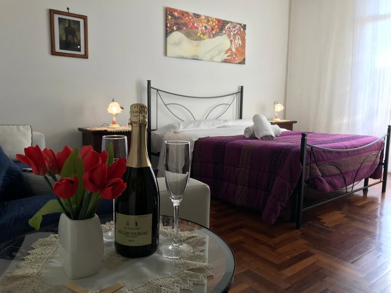 La Maison Royale downtown italian breakfast check in until 23 pm, Fiumicino, Italy