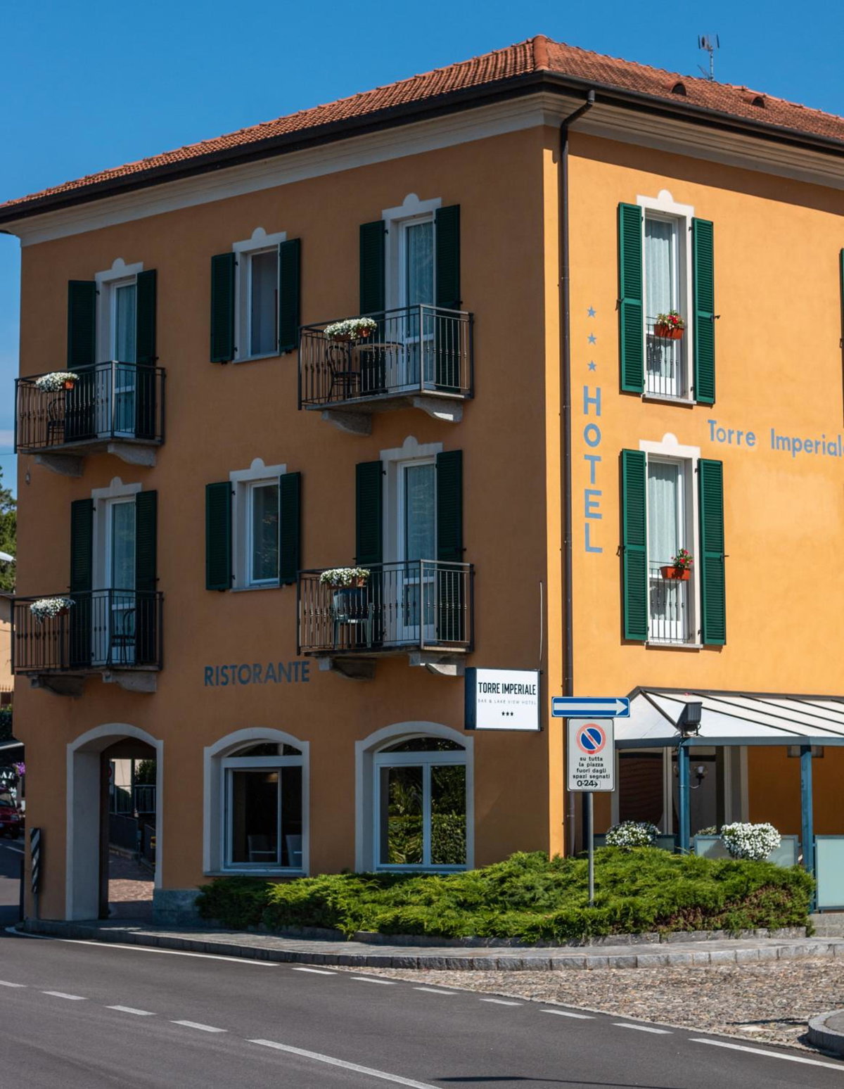 Hotel · Hotel Torre Imperiale, Maccagno Superiore