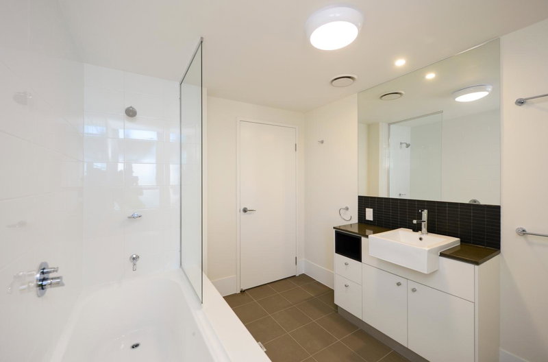 Curtis Central Apartments Official, Gladstone, Australia