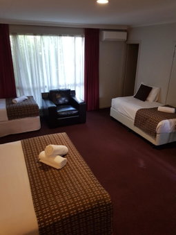 Ringwood Lake Inn, Ringwood, Australia
