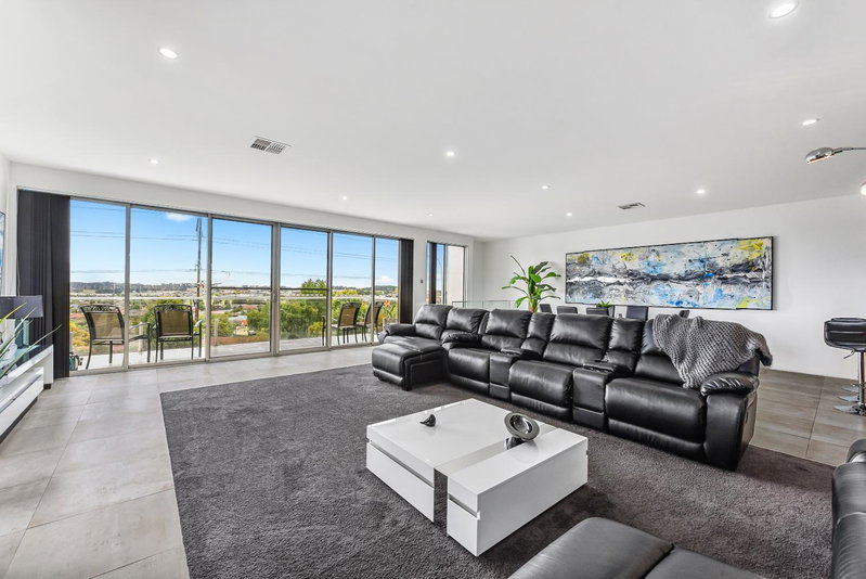 Conroe Executive Townhouse - Modern & Stylish, Mount Gambier, Australia