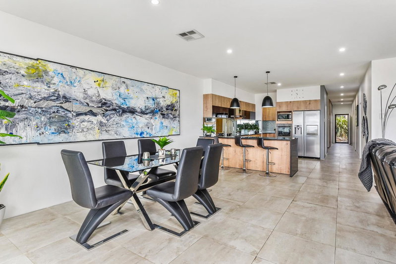 Conroe Executive Townhouse - Modern & Stylish, Mount Gambier, Australia