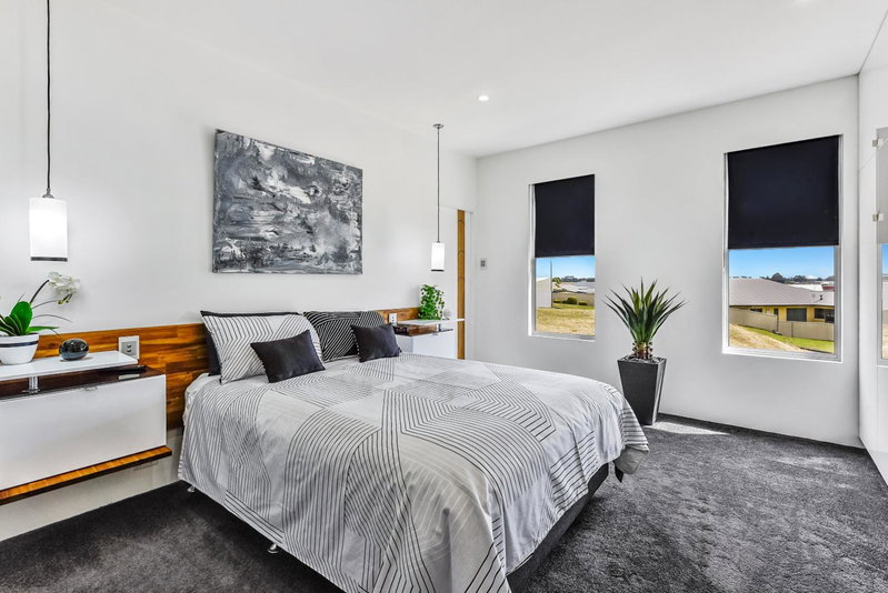 Conroe Executive Townhouse - Modern & Stylish, Mount Gambier, Australia