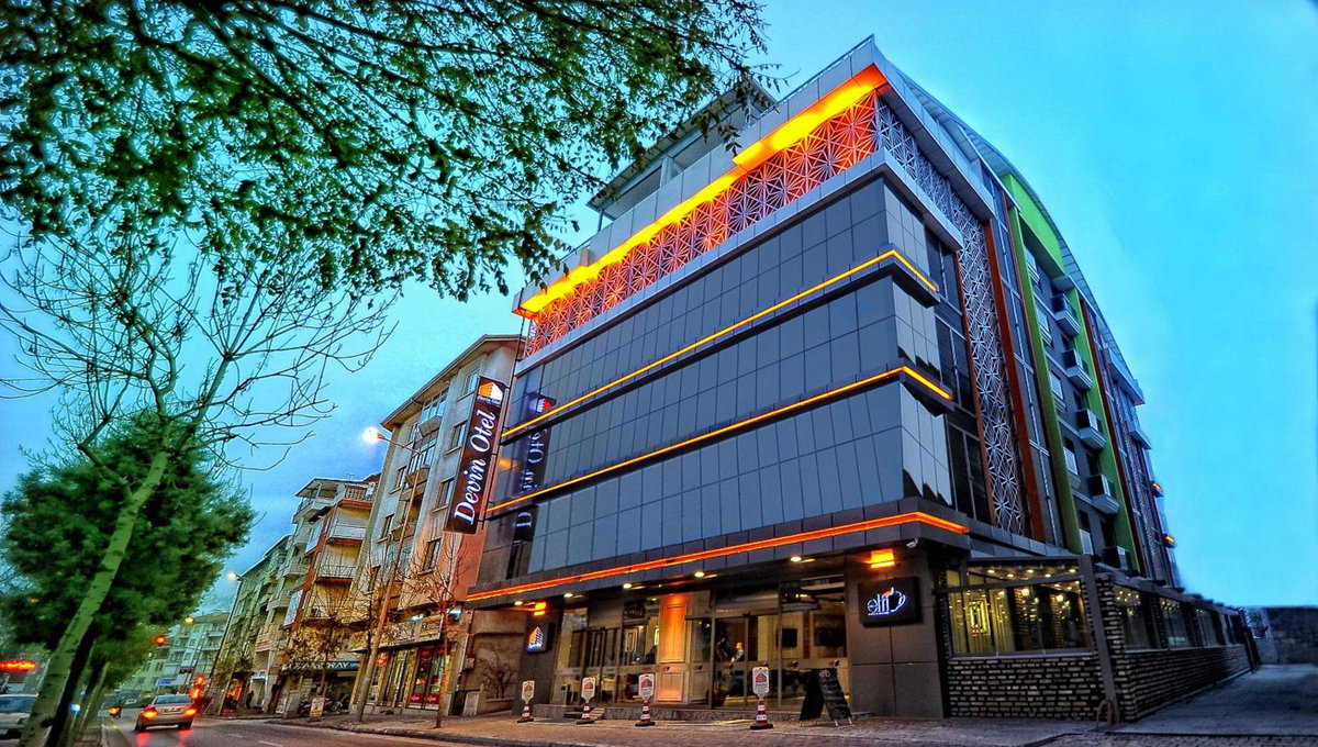 Devin Otel, Turkey