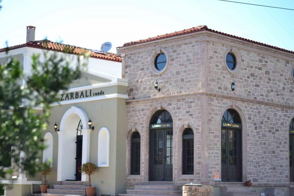 Hotel · Zarbalı Cunda, Ayvalik