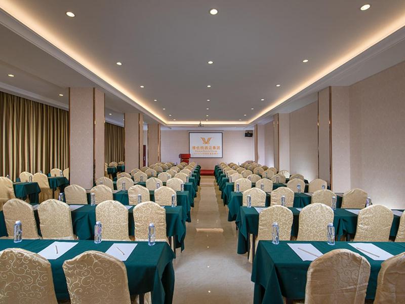 Vienna Hotel Shenzhen Fuyong Village, Fenghuangwei, China