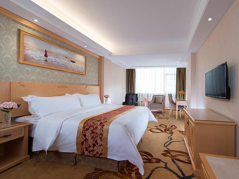 Vienna Hotel Shenzhen Fuyong Village, Fenghuangwei, China