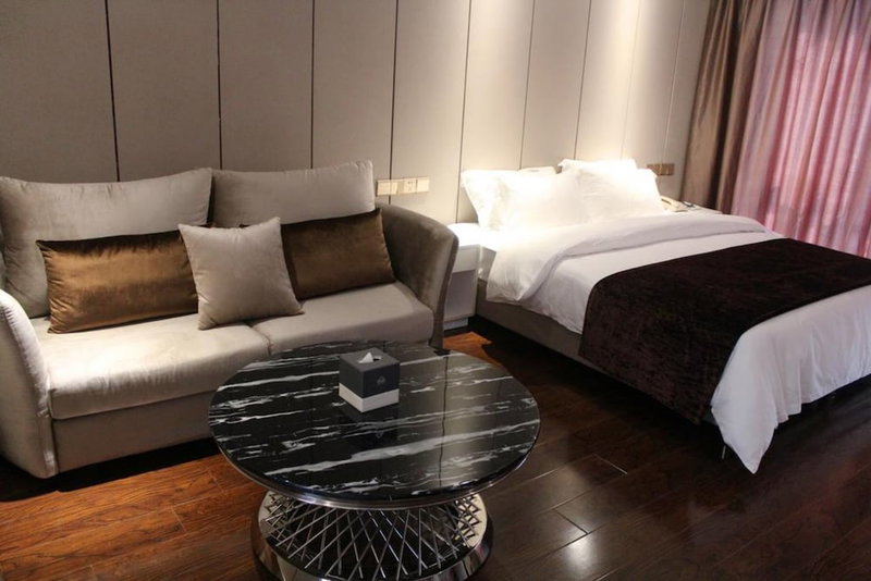 Days Inn Business Place Goldwin Yantai, Yantai, China