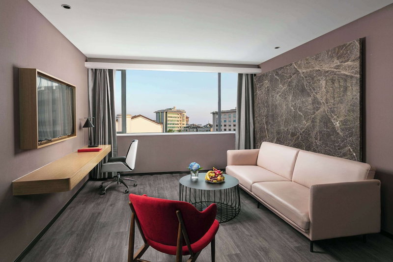 Ramada by Wyndham Yangzhou Slender West Lake, Yangzhou, China