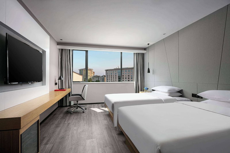 Ramada by Wyndham Yangzhou Slender West Lake, Yangzhou, China