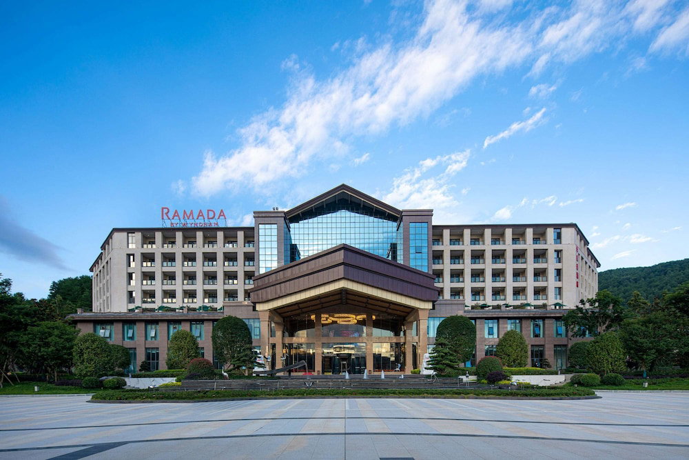 Ramada by Wyndham Guangyuan Zengjiashan Resort, China
