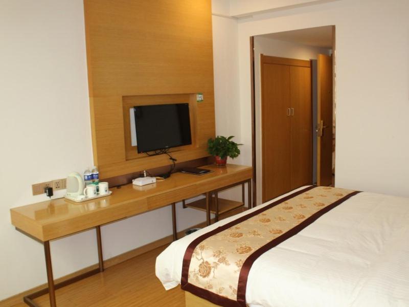 GreenTree Inn Shijiazhuang Qiaoxi District Zhongshan Road Xili Street Express Hotel, Shijiazhuang, China