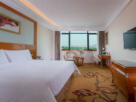 Vienna Hotel (Quanzhou West Lake Store), Quanzhou, China