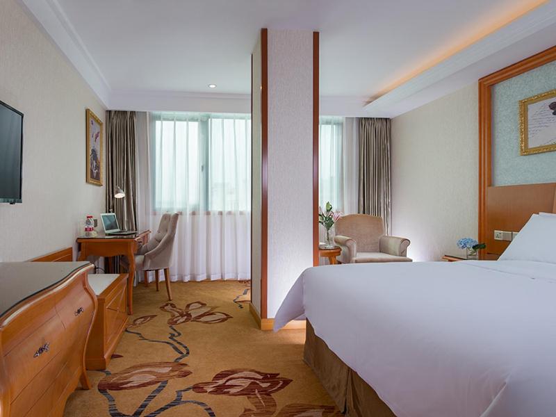 Vienna Hotel (Quanzhou West Lake Store), Quanzhou, China