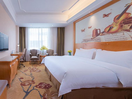 Vienna International Hotel Guangzhou Changlong Qifu Xincun, Guangzhou, China