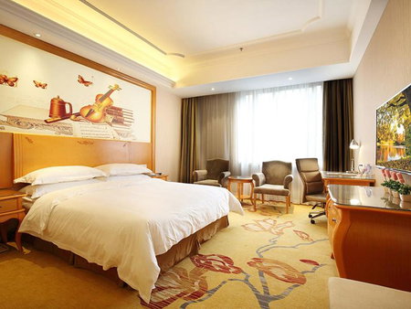 Vienna International Hotel Guangzhou Changlong Qifu Xincun, Guangzhou, China