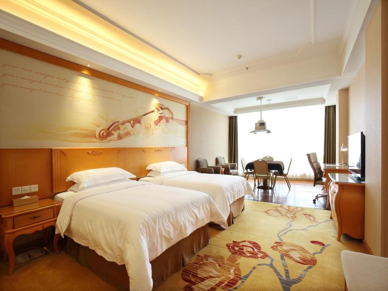 Vienna International Hotel Guangzhou Changlong Qifu Xincun, Guangzhou, China