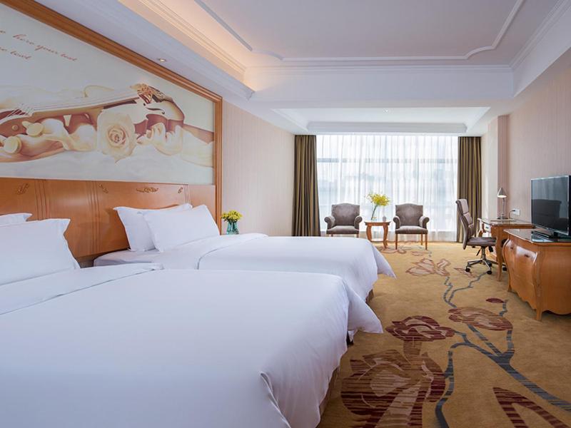 Vienna International Hotel Guangzhou Changlong Qifu Xincun, Guangzhou, China
