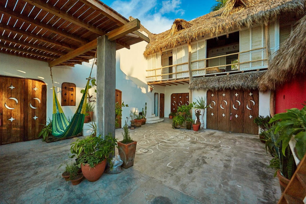 Casa Love, Mexico