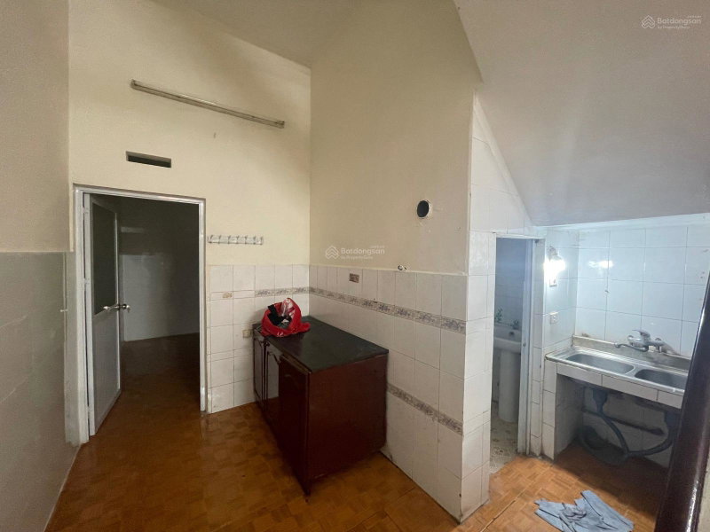 House for rent in Hanoi, Vietnam · Hai Ba Trung District · 3 rooms, 2 baths