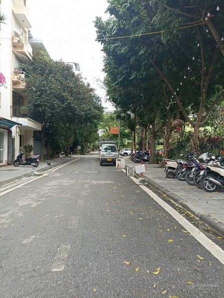 House for rent in Hanoi, Vietnam · Long Bien District · 1 room, 1 bath
