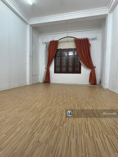 House for rent in Hanoi, Vietnam · Dong Da District · 1 room, 1 bath