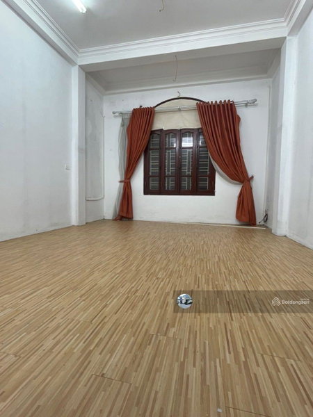 House for rent in Hanoi, Vietnam · Dong Da District · 1 room, 1 bath