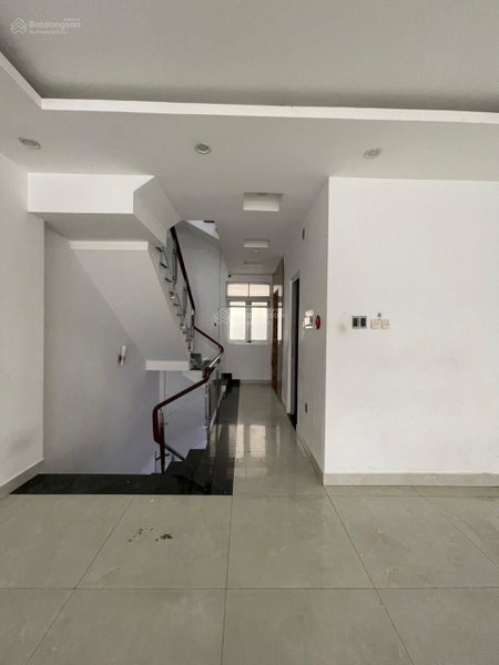 House for rent in Ho Chi Minh City, Vietnam · Khu đô thị Him Lam Kênh Tẻ · 1 room, 1 bath