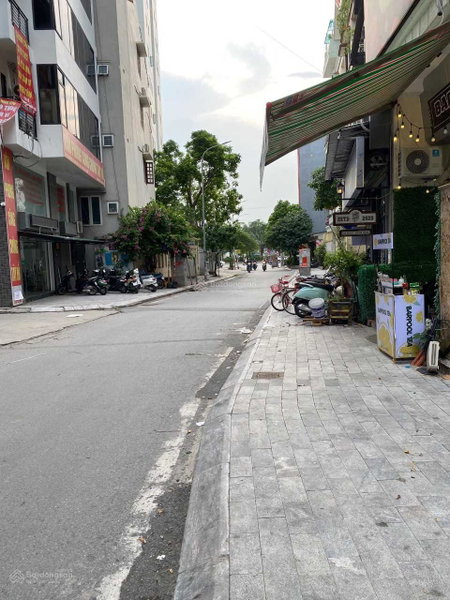 House for rent in Hanoi, Vietnam · Dong Da District · 1 room, 1 bath