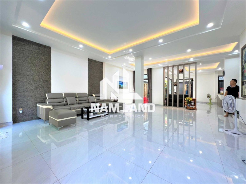 House for rent in Ho Chi Minh, Vietnam · An Phu Ward · 5 rooms, 4 baths