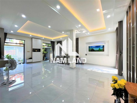 House for rent in Ho Chi Minh, Vietnam · An Phu Ward · 5 rooms, 4 baths