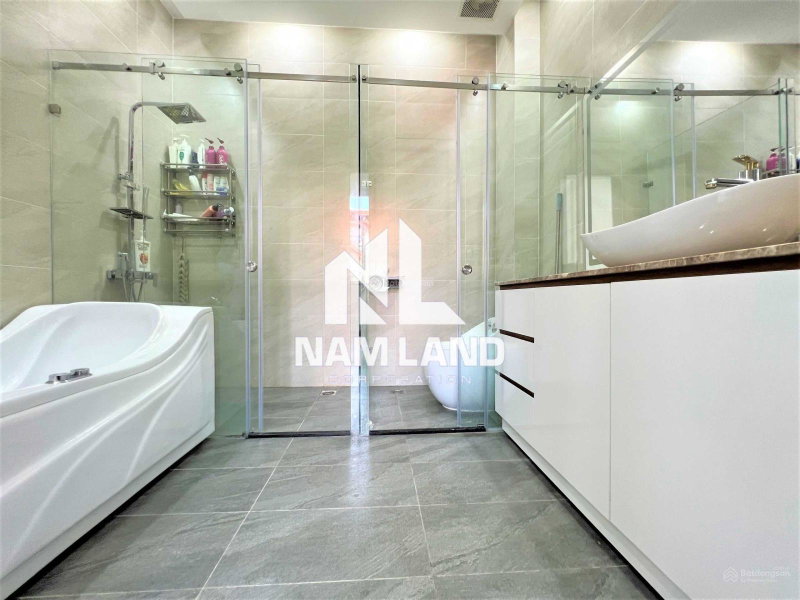 House for rent in Ho Chi Minh, Vietnam · An Phu Ward · 5 rooms, 4 baths