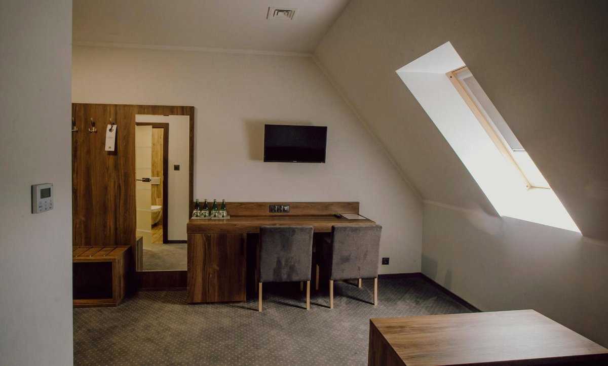 Hotel · Hotel Nad Stawem, Skalbmierz