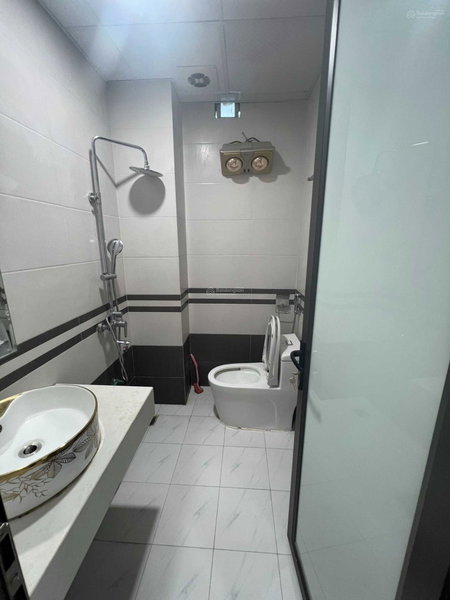 House for rent in Hanoi, Vietnam · Ba Dinh District · 1 room, 1 bath