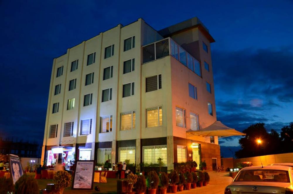 Hotel The Royal Bharti, India