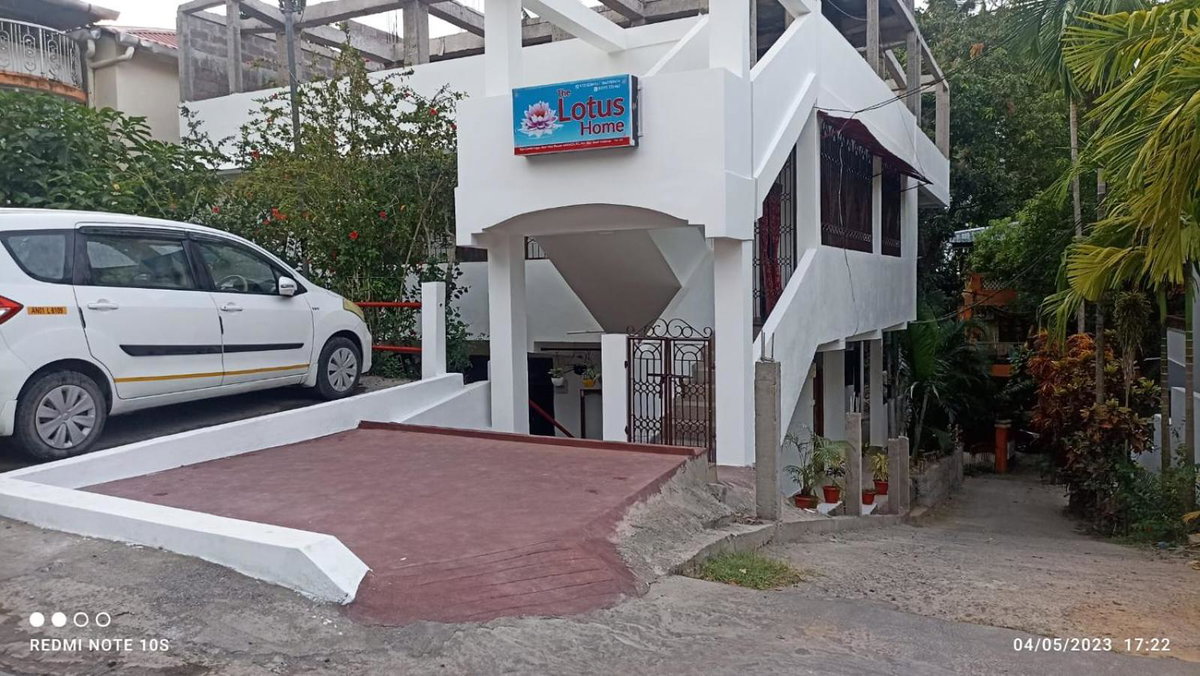The Lotus Home - Near Marina Park & Aberdeen Bazar, India