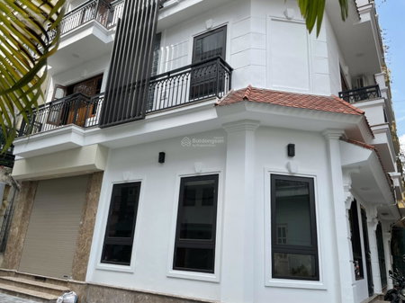 House for rent in Hanoi, Vietnam · Ba Dinh District · 1 room, 1 bath