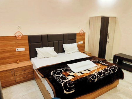 Hotel Vrindavan Palace Ayodhya, Ayodhya, India