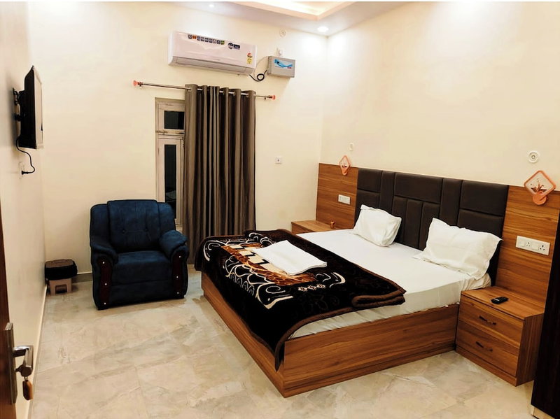 Hotel Vrindavan Palace Ayodhya, Ayodhya, India