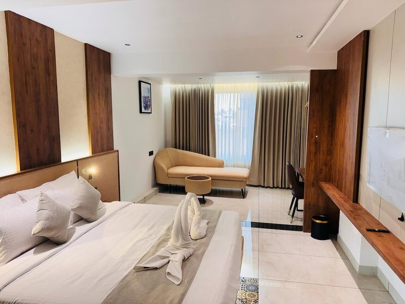 Royal Plaza Inn by RAK Rooms, Kozhikode, India