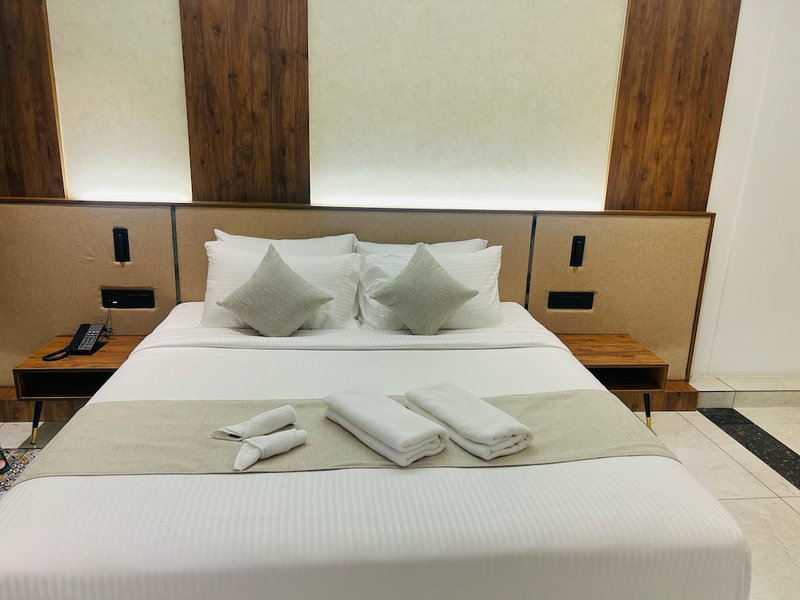 Royal Plaza Inn by RAK Rooms, Kozhikode, India