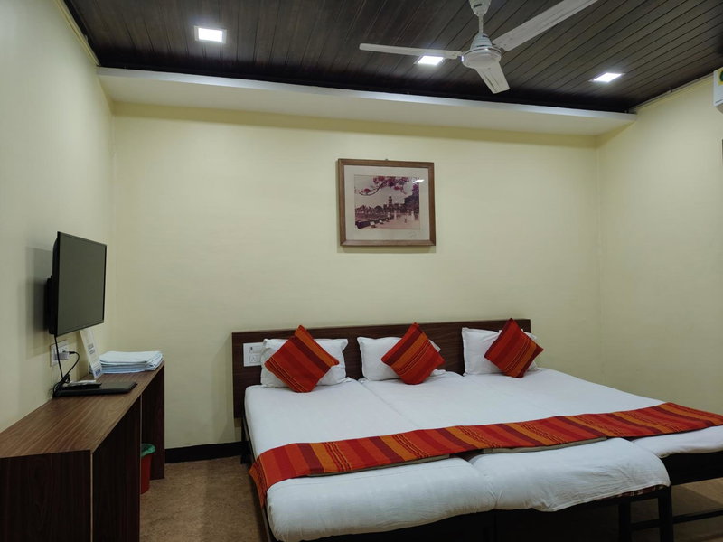 Hotel Bakul, Kolhapur, India