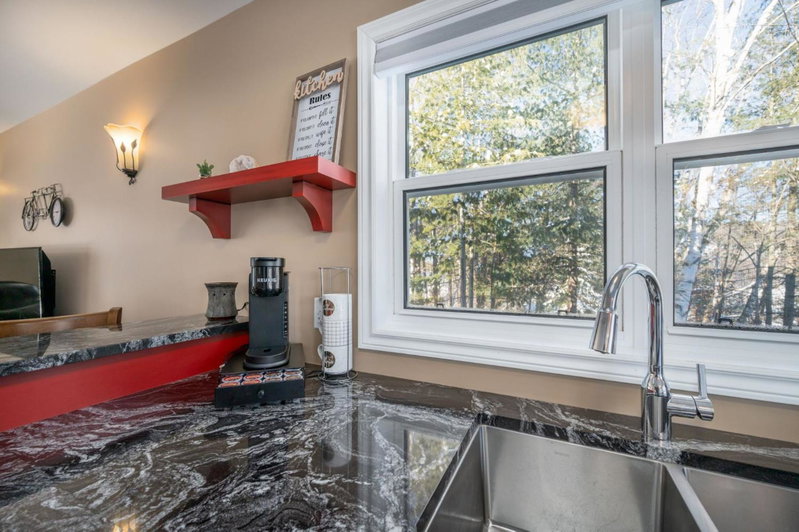 Point Of View I 55 SmartTV I Riverside I Sleeps 5, Bancroft, Canada
