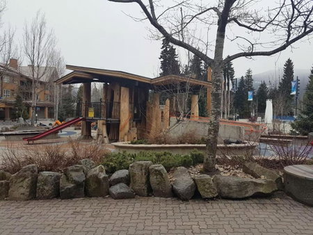 R & R Retreat Luxury Condo, Whistler, Canada