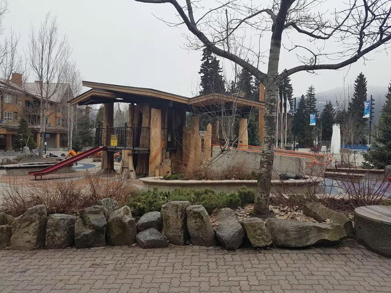 R & R Retreat Luxury Condo, Whistler, Canada