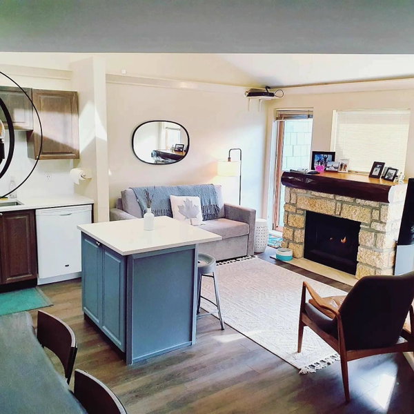 R & R Retreat Luxury Condo, Whistler, Canada