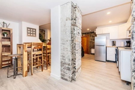 Modern Meets Rustic - 2 Bdrm Old Quebec, Québec City, Canada