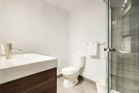 Modern Meets Rustic - 2 Bdrm Old Quebec, Québec City, Canada